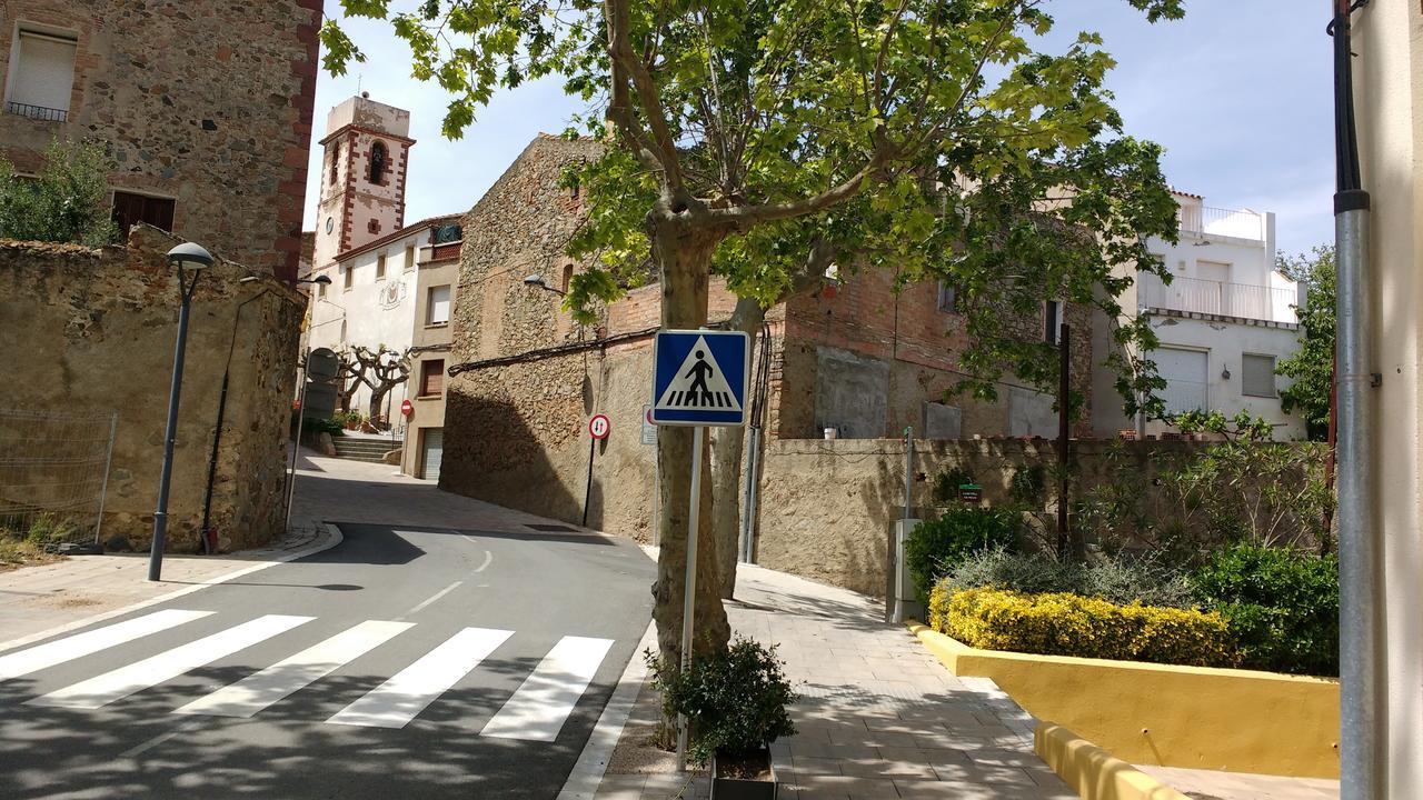 Отель Ca L'Amadeu Vilanova de Escornalbou Экстерьер фото
